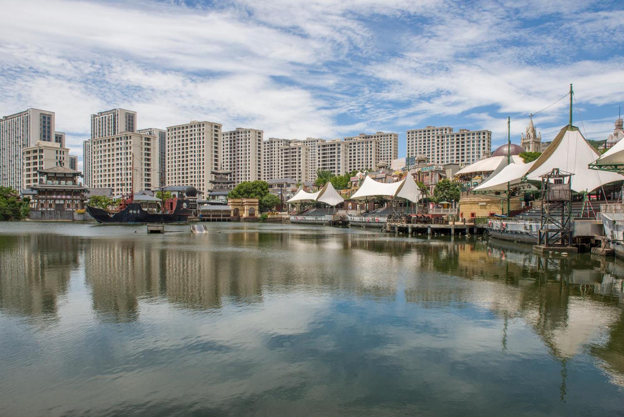 Yiwu Baide Theme Hotel Exterior foto